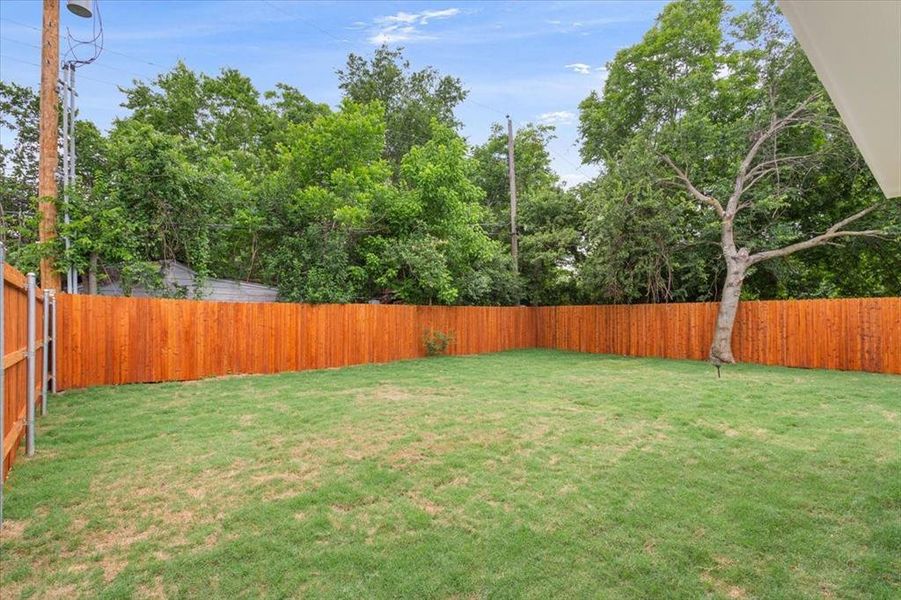 Exterior details and patio area of a home in , Waco (Image 21).