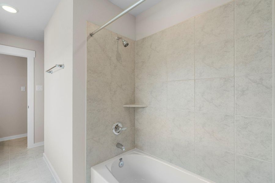 Whether you’re hosting family and friends or for the kiddos, our secondary bathrooms invite you to relax, refresh, and feel right at home.