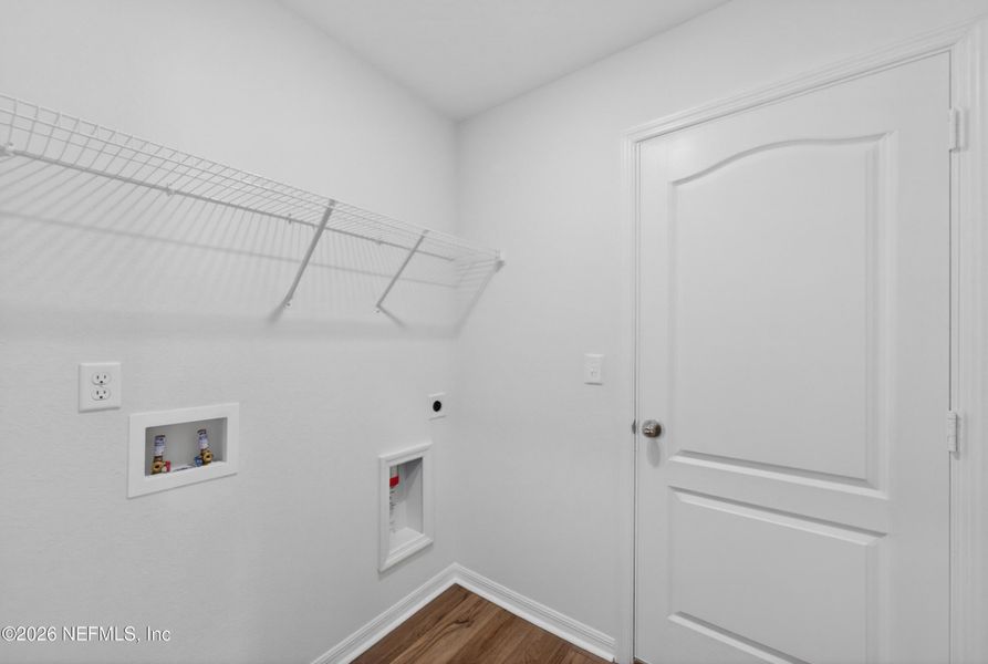 Spacious, unfurnished interior of a new home in , Jacksonville (Image 17).