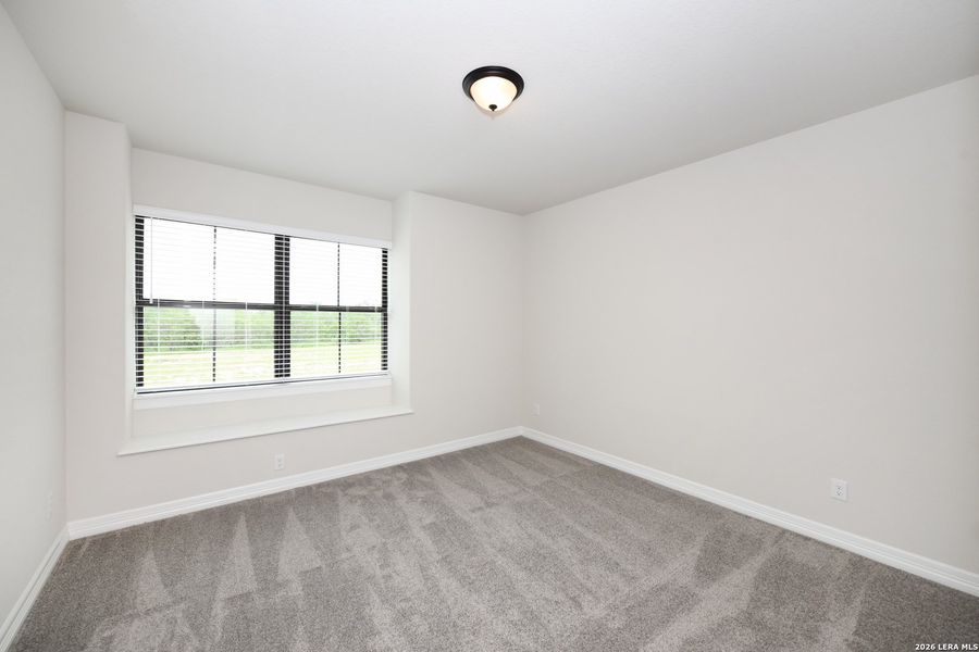 Spacious, unfurnished interior of a new home in Nolte Farms, Seguin (Image 32).