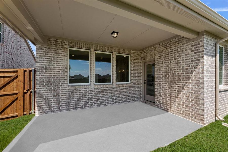 712 Tyronza-Patio-1