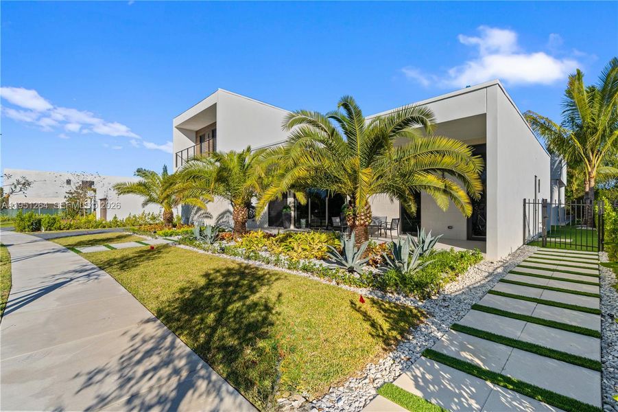 Image 94 of a home in .