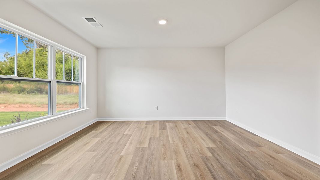 Spacious, unfurnished interior of a new home in Cascade Point, Seneca (Image 16).