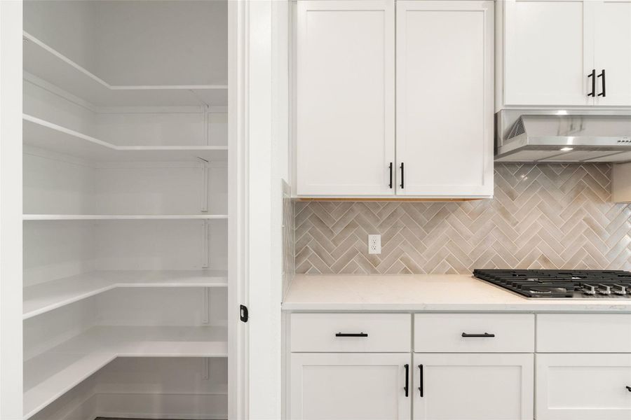 Furnished interior view inside a new home in Persimmon, Buda (Image 8).