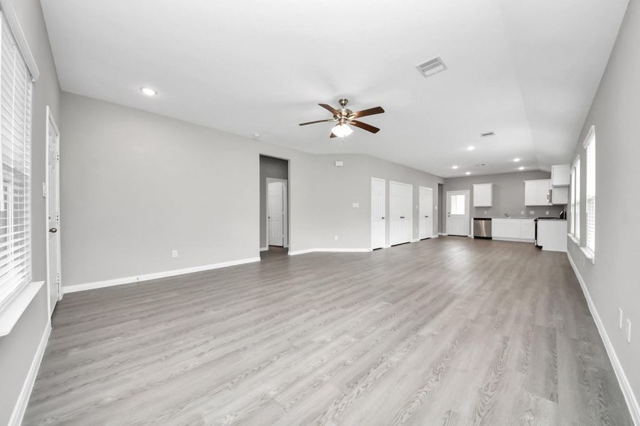 Image 14 of a home in . Image 14 of a home in .