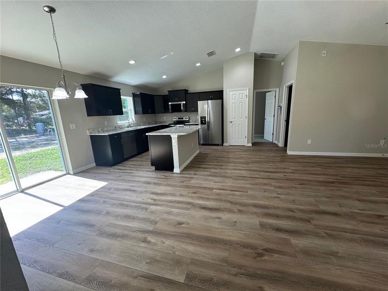 Spacious, unfurnished interior of a new home in , Dunnellon (Image 11).