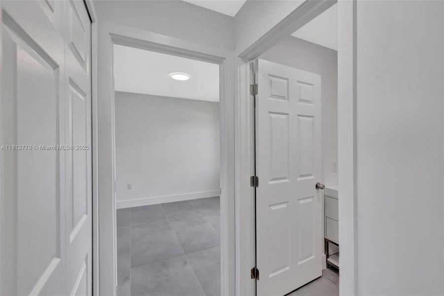 Spacious, unfurnished interior of a new home in , Miami Gardens (Image 22).