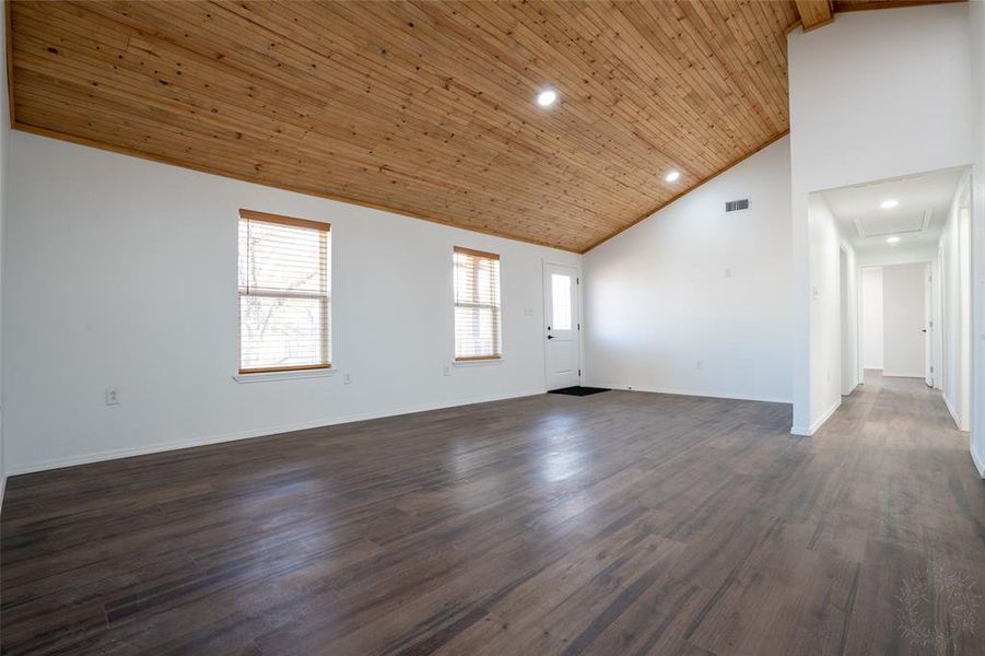 Spacious, unfurnished interior of a new home in , Comanche (Image 15).