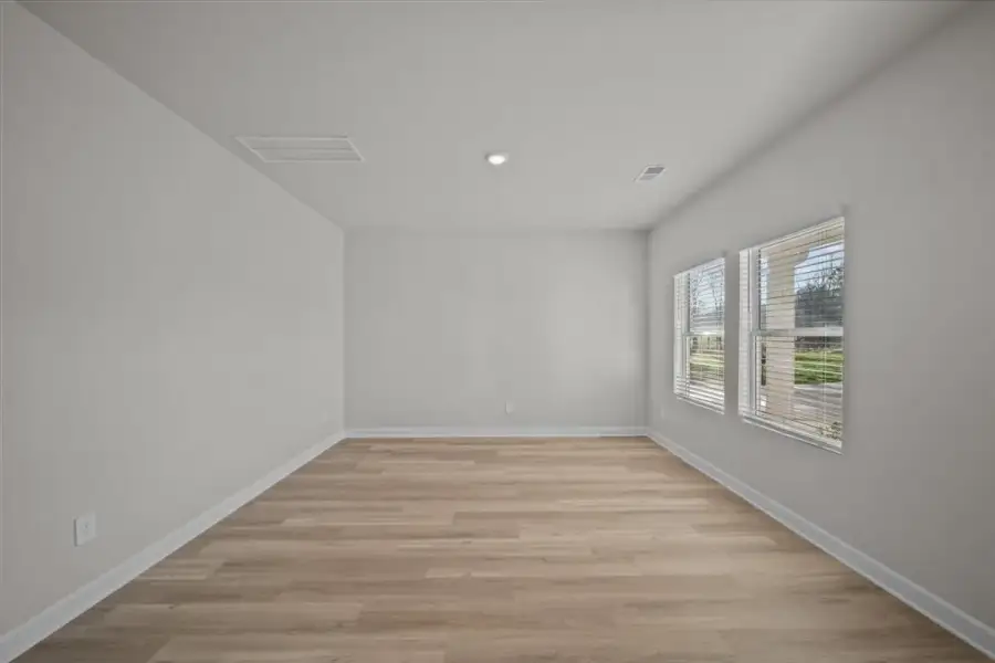 Spacious, unfurnished interior of a new home in Shiloh Valley, Piedmont (Image 11).