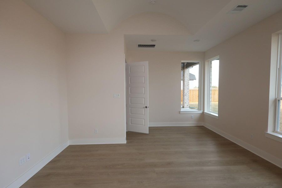 Spacious, unfurnished interior of a new home in Dunham Pointe, Cypress (Image 42).