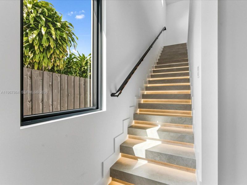 Exterior details and patio area of a home in , Miami (Image 34).