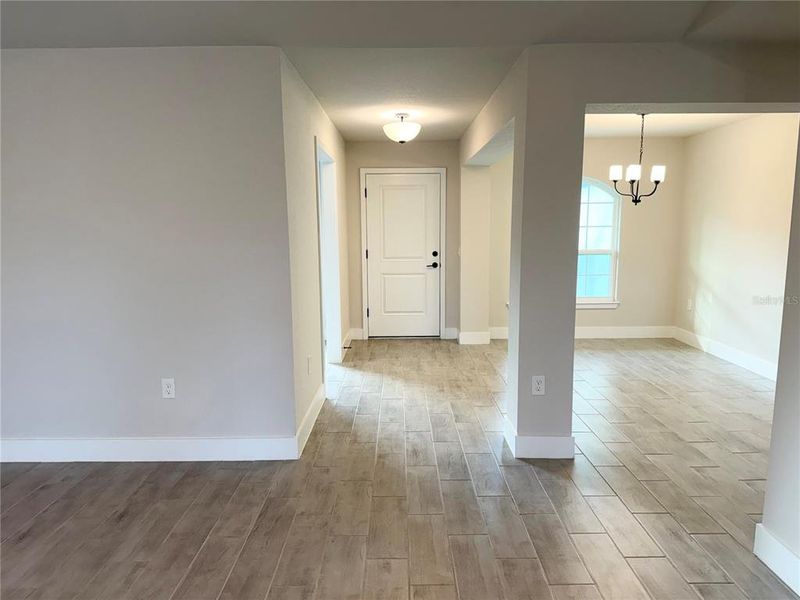 Spacious, unfurnished interior of a new home in , Rotonda West (Image 13).