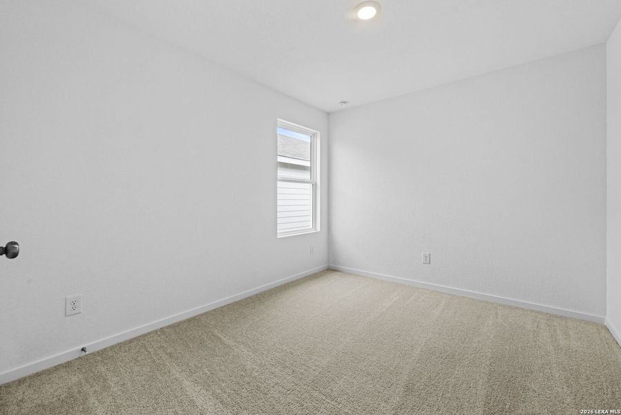 Spacious, unfurnished interior of a new home in Spring Grove, St. Hedwig (Image 19).