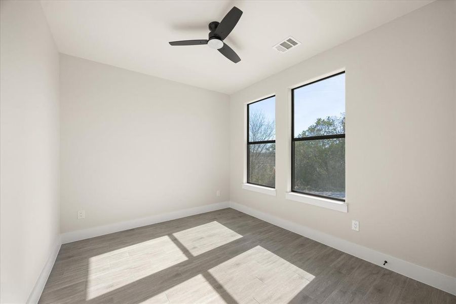 Spacious, unfurnished interior of a new home in , Granbury (Image 27).
