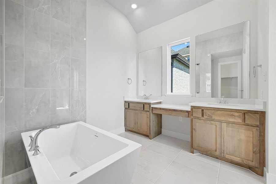 Furnished interior view inside a new home in Canyon Creek Estates, Sherman (Image 7). Furnished interior view inside a new home in Canyon Creek Estates, Sherman (Image 7).