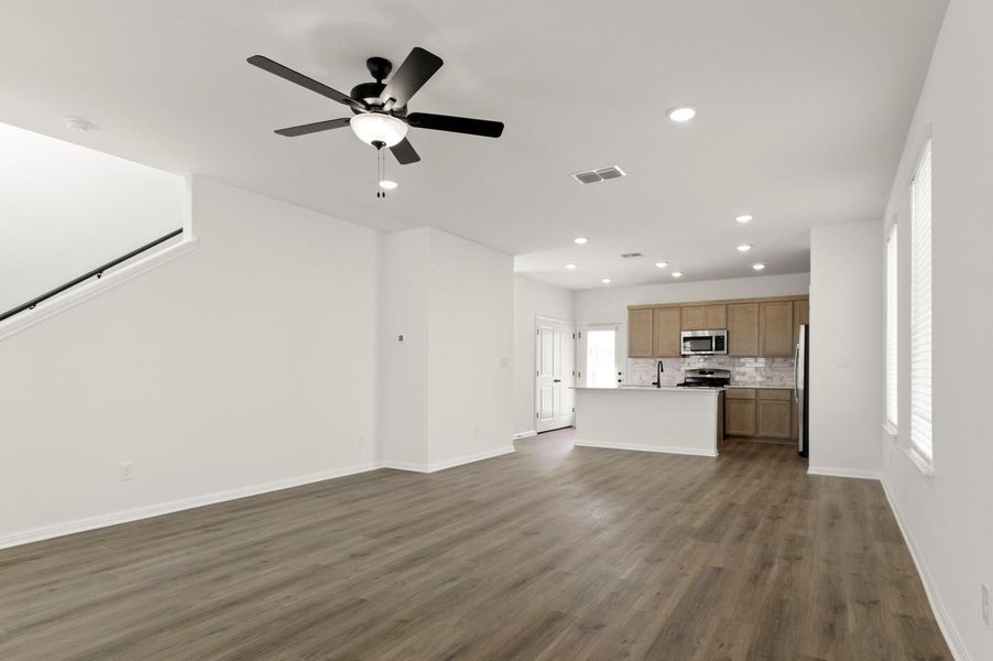 Spacious, unfurnished interior of a new home in Trace, San Marcos (Image 13).