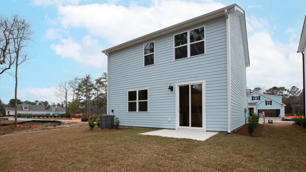 Exterior details and patio area of a home in Rolling Hills, Bolivia (Image 3).