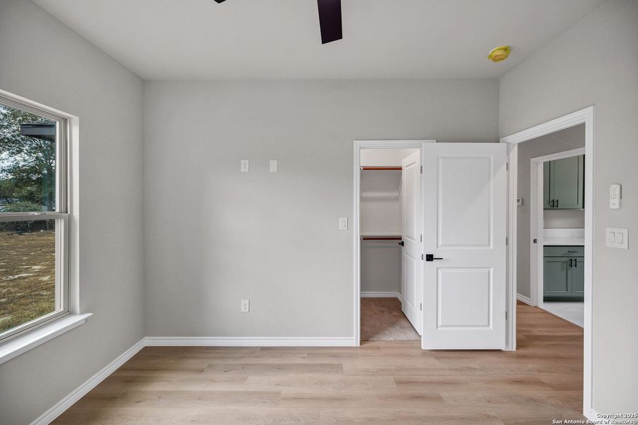 Spacious, unfurnished interior of a new home in , Elmendorf (Image 20).