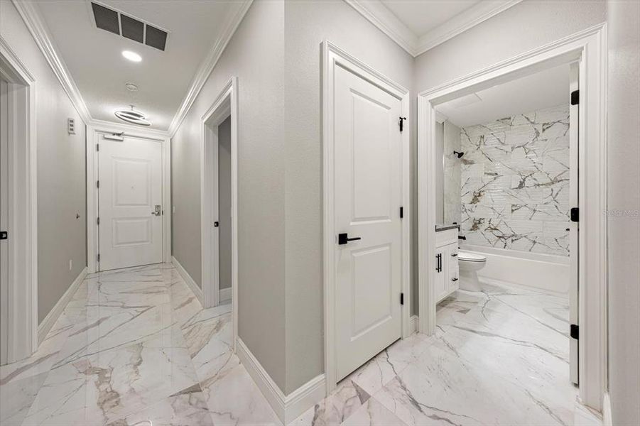 Spacious, unfurnished interior of a new home in , Clearwater (Image 27).