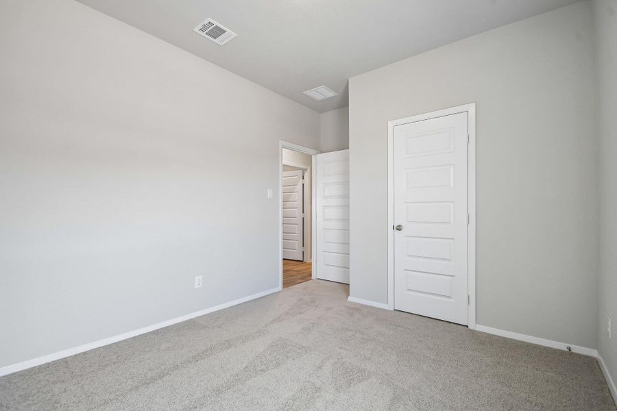 Spacious, unfurnished interior of a new home in Cascade, Liberty Hill (Image 18).