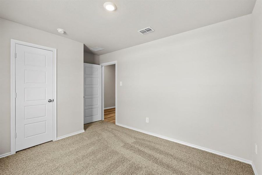 Spacious, unfurnished interior of a new home in Sunnycreek, Crowley (Image 15).