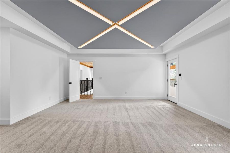 Spacious, unfurnished interior of a new home in , Dahlonega (Image 19).