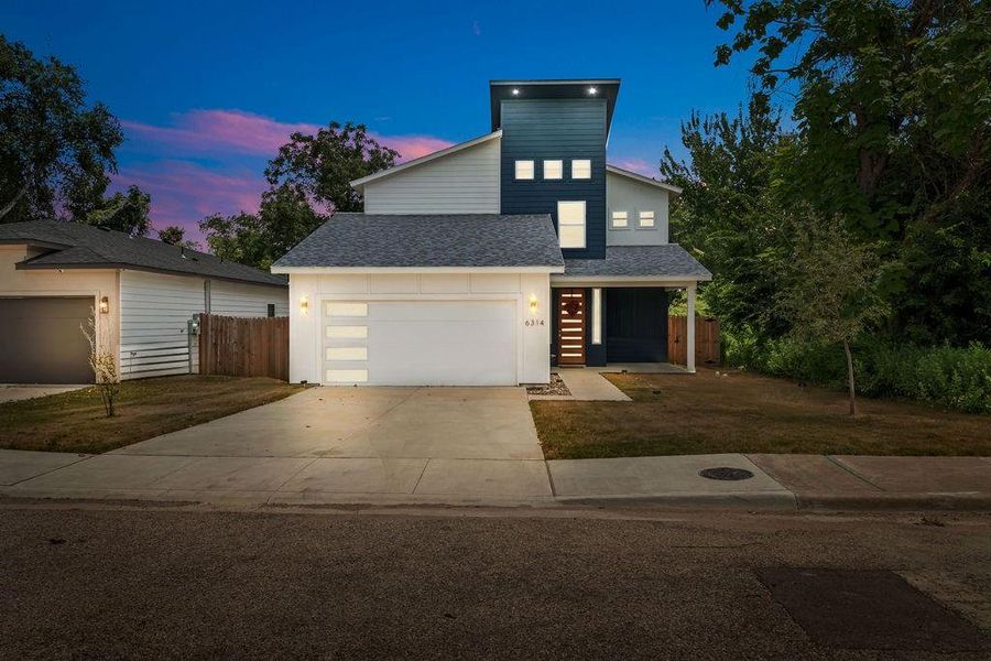 Front exterior of a new home in , Dallas, TX, highlighting curb appeal (Image 1). Front exterior of a new home in , Dallas, TX, highlighting curb appeal (Image 1).