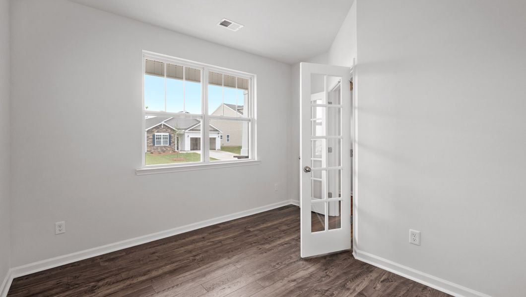 Image 27 representing the Biltmore by D.R. Horton in Woodglen, Piedmont, SC.