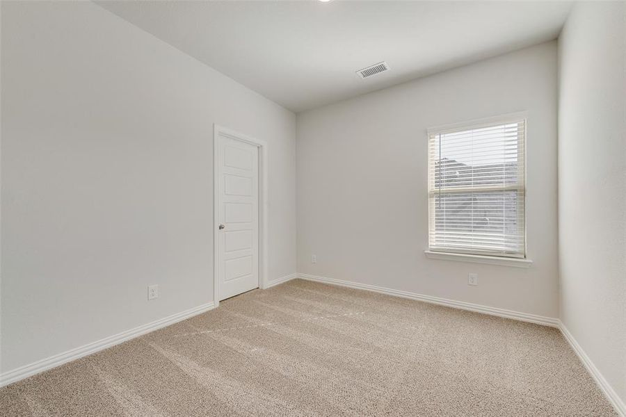 Spacious, unfurnished interior of a new home in Walden Pond, Forney (Image 24).