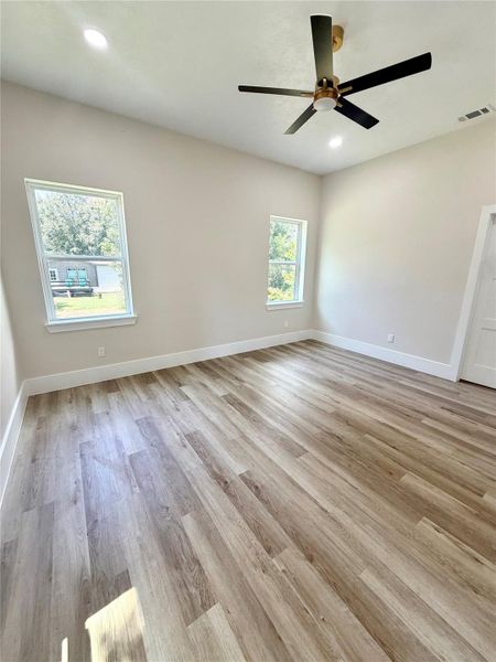 Spacious, unfurnished interior of a new home in , Shepherd (Image 19).