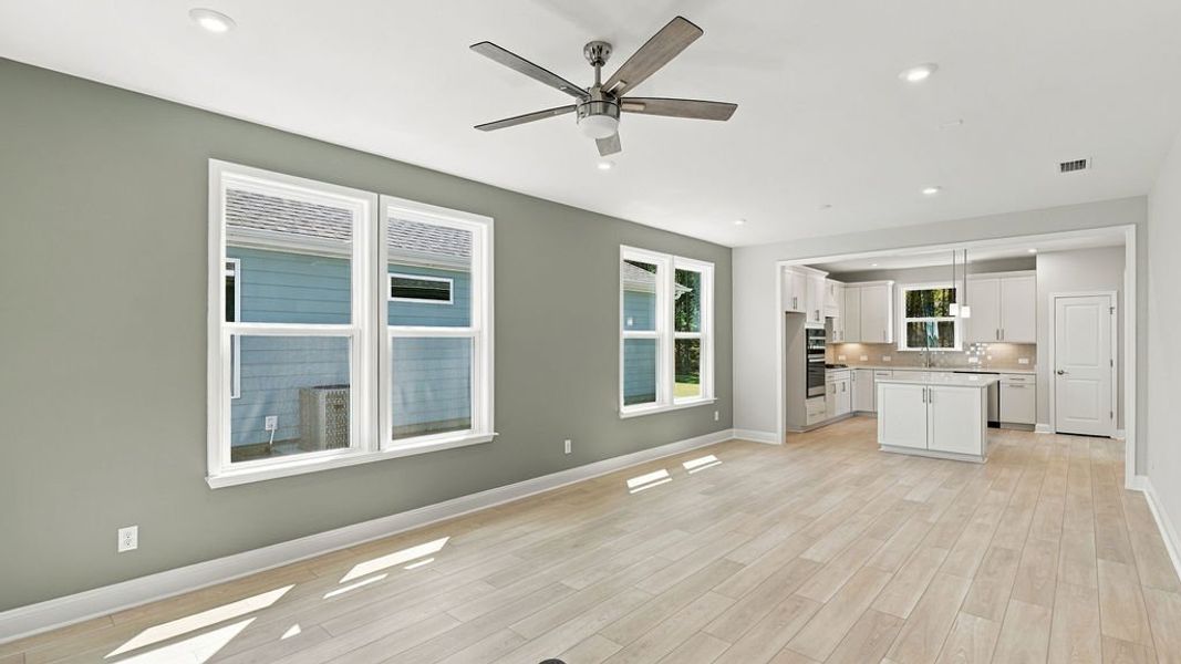 Spacious, unfurnished interior of a new home in Sun City Hilton Head, Bluffton (Image 27).