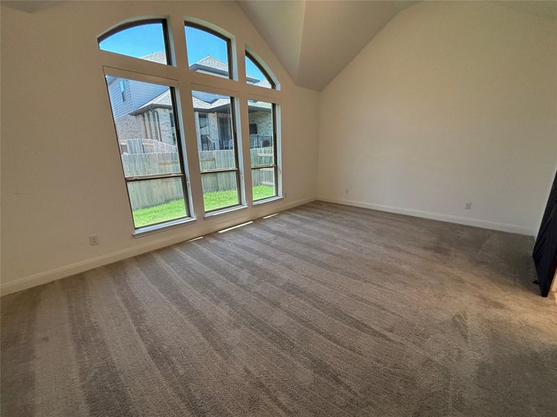 Spacious, unfurnished interior of a new home in Lariat 60', Liberty Hill (Image 23).