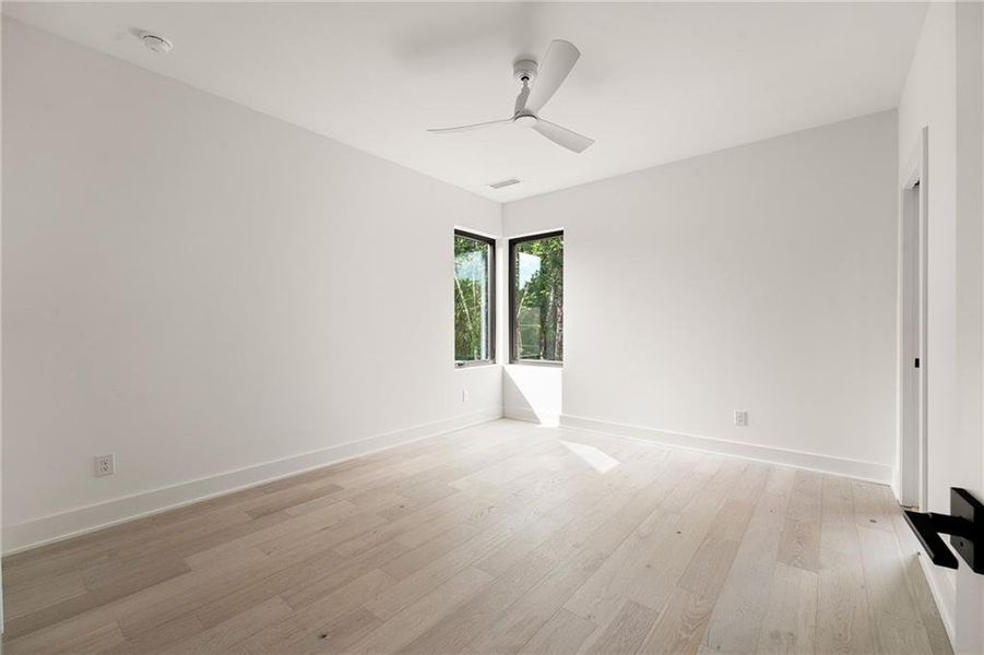 Spacious, unfurnished interior of a new home in , Roswell (Image 51).