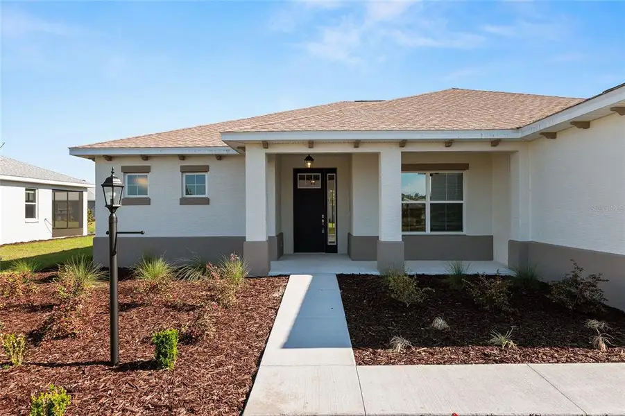 Exterior details and patio area of a home in , Ocala (Image 30).