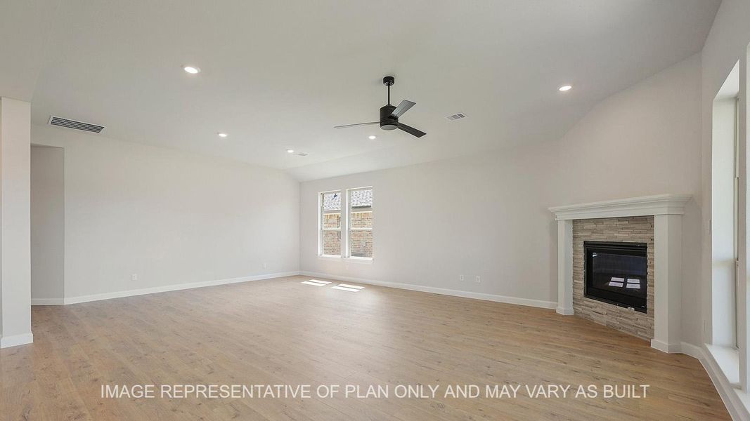 Spacious, unfurnished interior of a new home in Wellborn Settlement, College Station (Image 26).