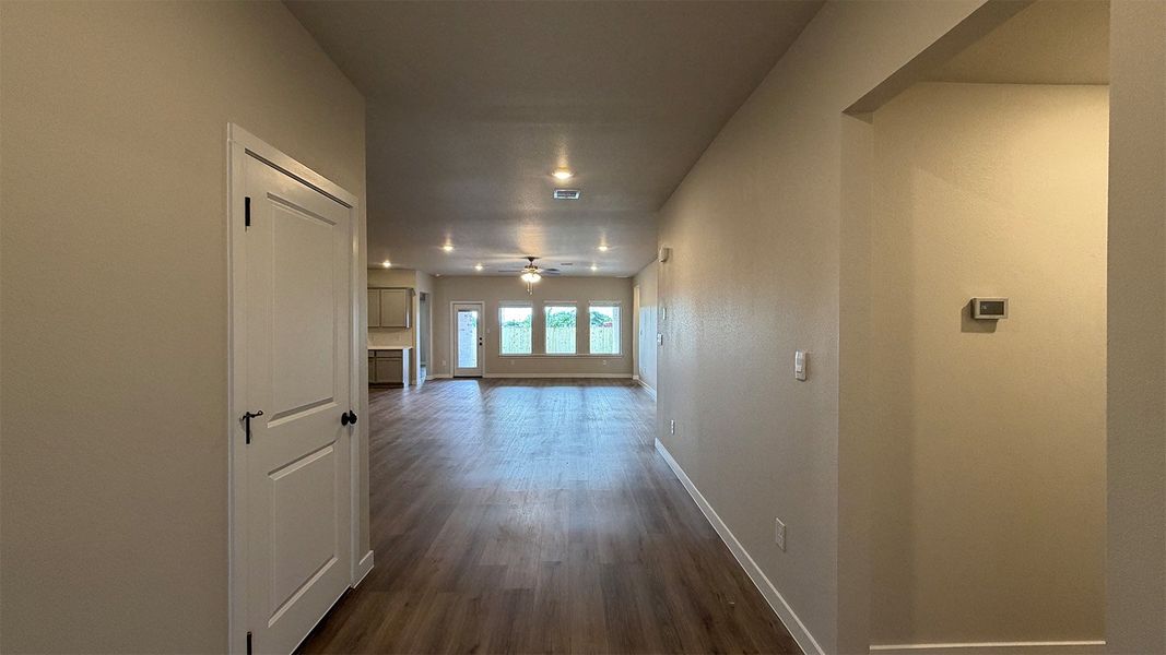 Spacious, unfurnished interior of a new home in The Lakes Northwest, Corpus Christi (Image 15).
