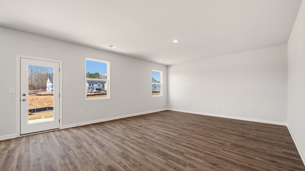 Spacious, unfurnished interior of a new home in Cedar Ridge - Locust Grove Station, Locust Grove (Image 14).