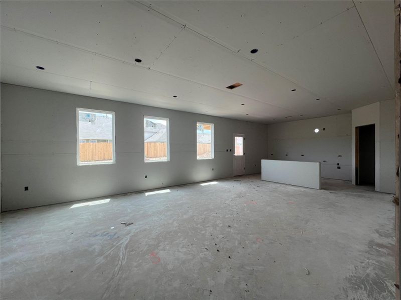 Spacious, unfurnished interior of a new home in Rolling Glen, Hutto (Image 12). Spacious, unfurnished interior of a new home in Rolling Glen, Hutto (Image 12).