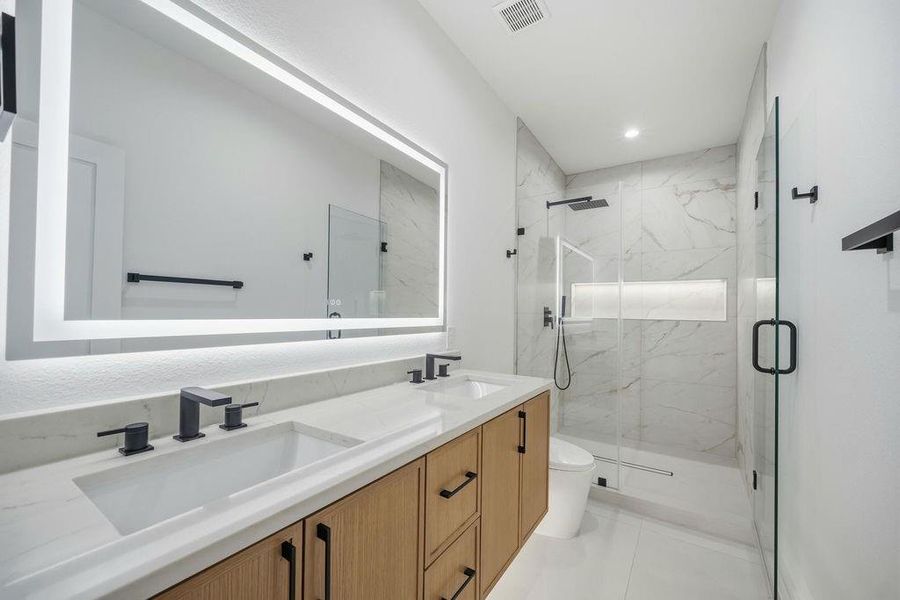 Furnished interior view inside a new home in , Dallas (Image 4).