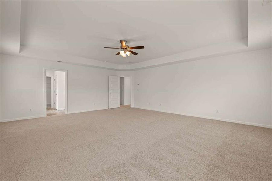 Spacious, unfurnished interior of a new home in Oakchase at Hampton, Hampton (Image 16).