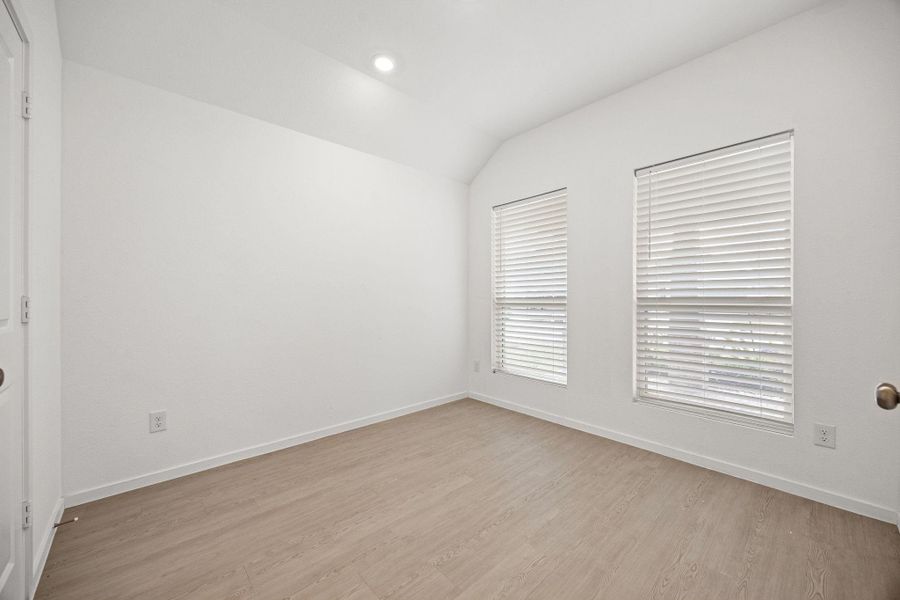 Spacious, unfurnished interior of a new home in Sunterra, Katy (Image 24). Spacious, unfurnished interior of a new home in Sunterra, Katy (Image 24).