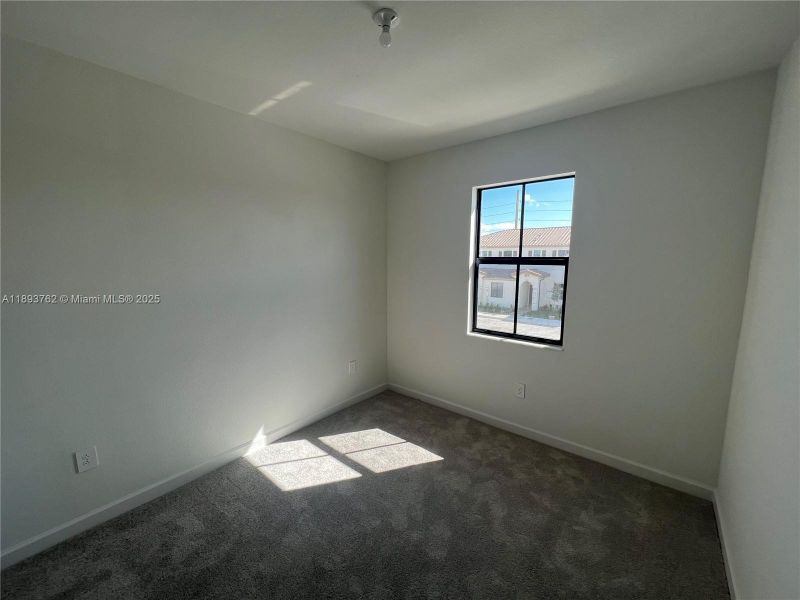 Spacious, unfurnished interior of a new home in , Homestead (Image 12).