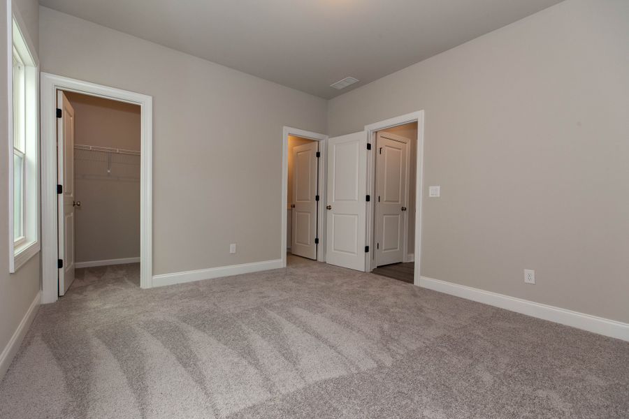 Representative unfurnished interior of a home built from the The Charleston by The Providence Group in Aberdeen, Hoschton (Image 42).