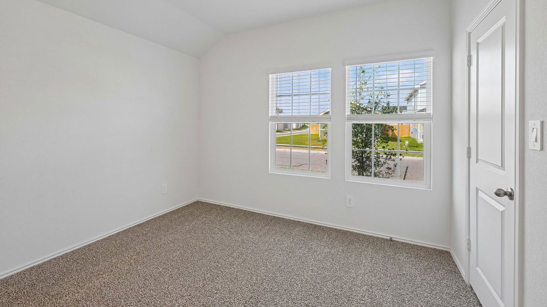 Spacious, unfurnished interior of a new home in Valverde, Bastrop (Image 26).