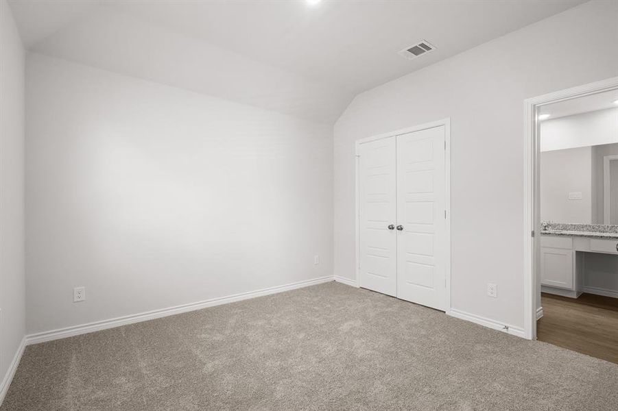 Spacious, unfurnished interior of a new home in Rocky Creek Crossing, Fort Worth (Image 11). Spacious, unfurnished interior of a new home in Rocky Creek Crossing, Fort Worth (Image 11).
