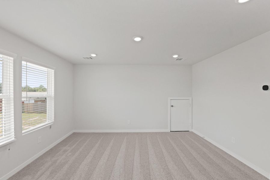 Spacious, unfurnished interior of a new home in Sherwood Glen, Conroe (Image 22). Spacious, unfurnished interior of a new home in Sherwood Glen, Conroe (Image 22).