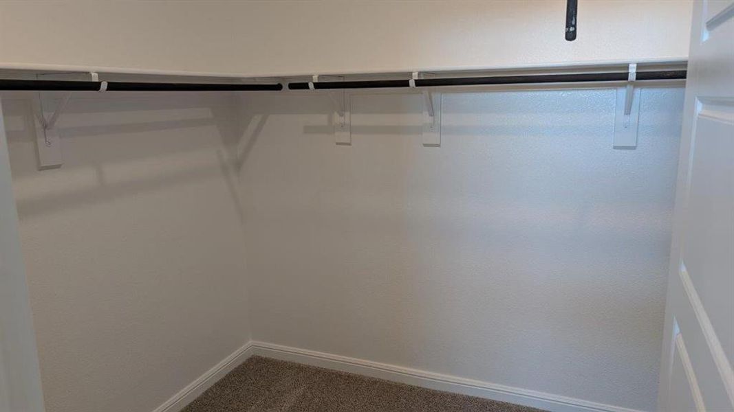 Spacious, unfurnished interior of a new home in Lankford Farms, Cleburne (Image 8).