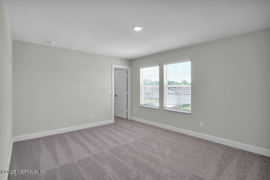 Spacious, unfurnished interior of a new home in Westport Landing, Jacksonville (Image 16).