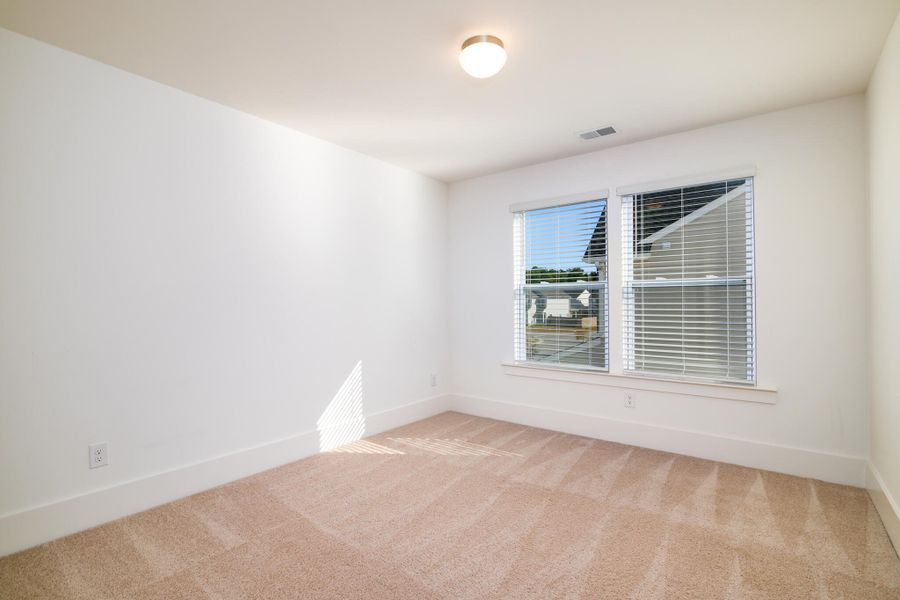 Spacious, unfurnished interior of a new home in , Summerville (Image 22).
