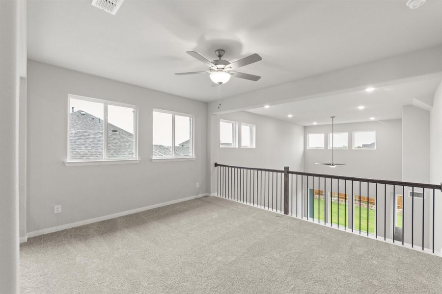 Spacious, unfurnished interior of a new home in Keeneland, Aubrey (Image 35).